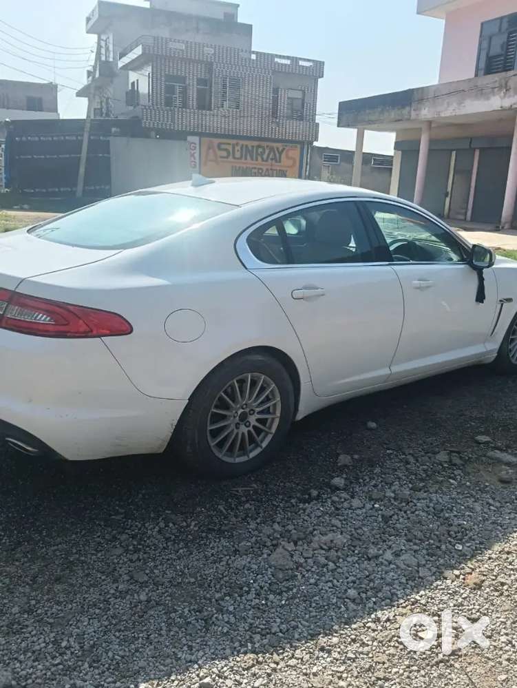 Jaguar Xf 2013 Diesel 100000 Km Driven