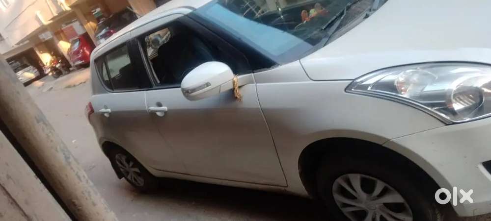 Maruti Suzuki Swift 2012 Cng & Hybrids 70000 Km Driven + Petrol