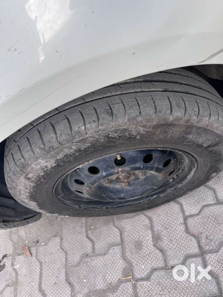 Maruti Suzuki Swift Dzire 1.2 Vxi Bsiv, 2013, Petrol