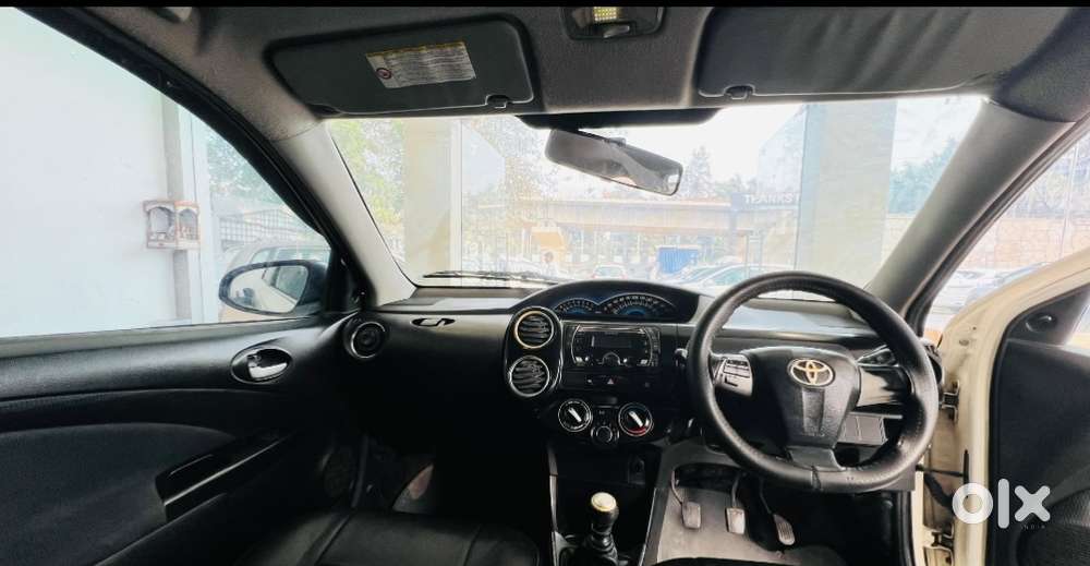 Toyota Etios Cross, 2014