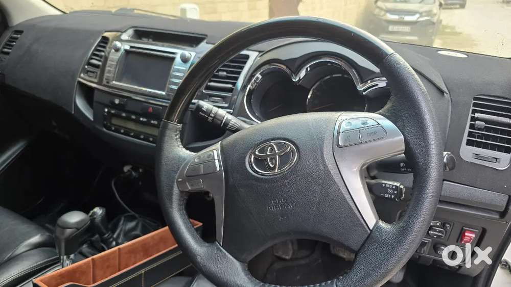 Toyota Fortuner 2015 November 4×4  Automatic Diesel 105000 Km Driven