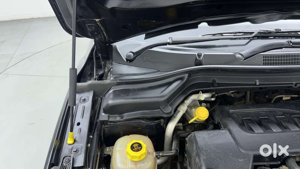 Mahindra Xuv300 W8 Option Diesel, 2023, Diesel