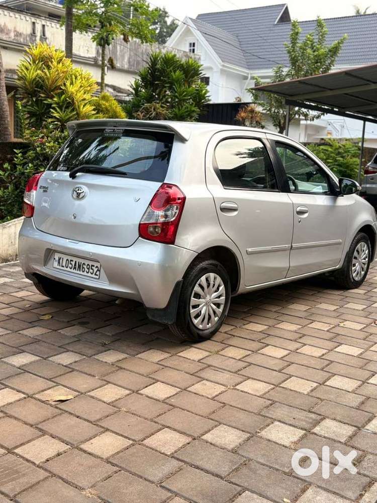 Toyota Etios Liva 2014-2016 V, 2016, Petrol
