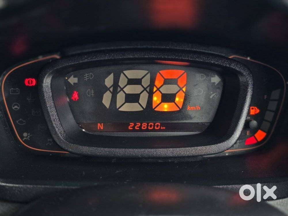 Renault Kwid 1.0 Rxt (o) Easy-r, 2019, Petrol