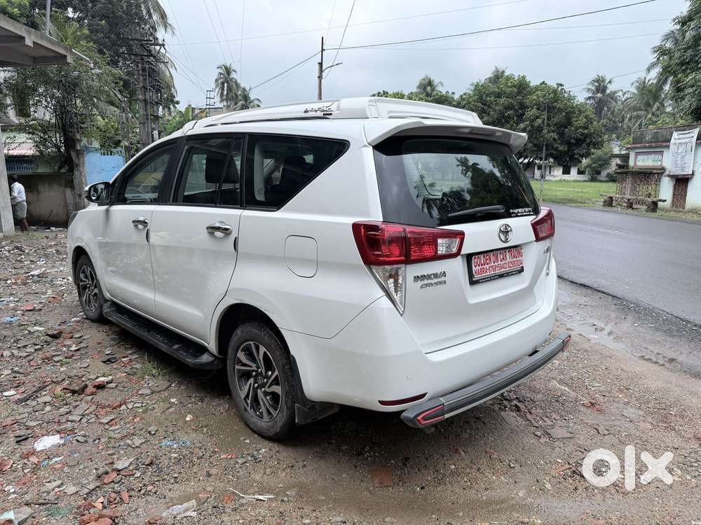 Toyota Innova Crysta 2.4 V 8 Str, 2025, Diesel