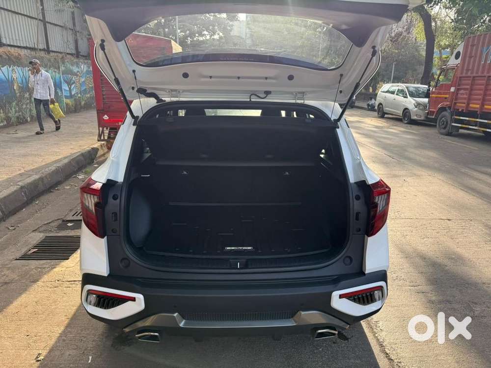 Kia Seltos 2023 Petrol 3352 Km Driven