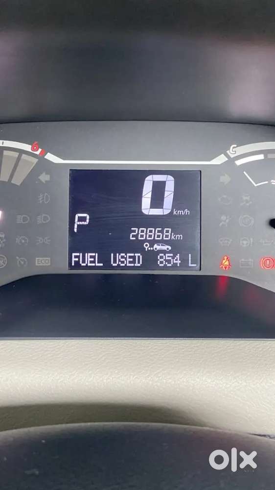 Nissan Magnite Cvt 2025 // Low Run 1 // Yr Old
