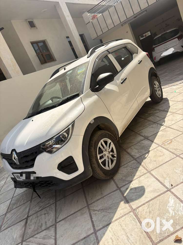 Renault Triber Rxl, 2025, Petrol
