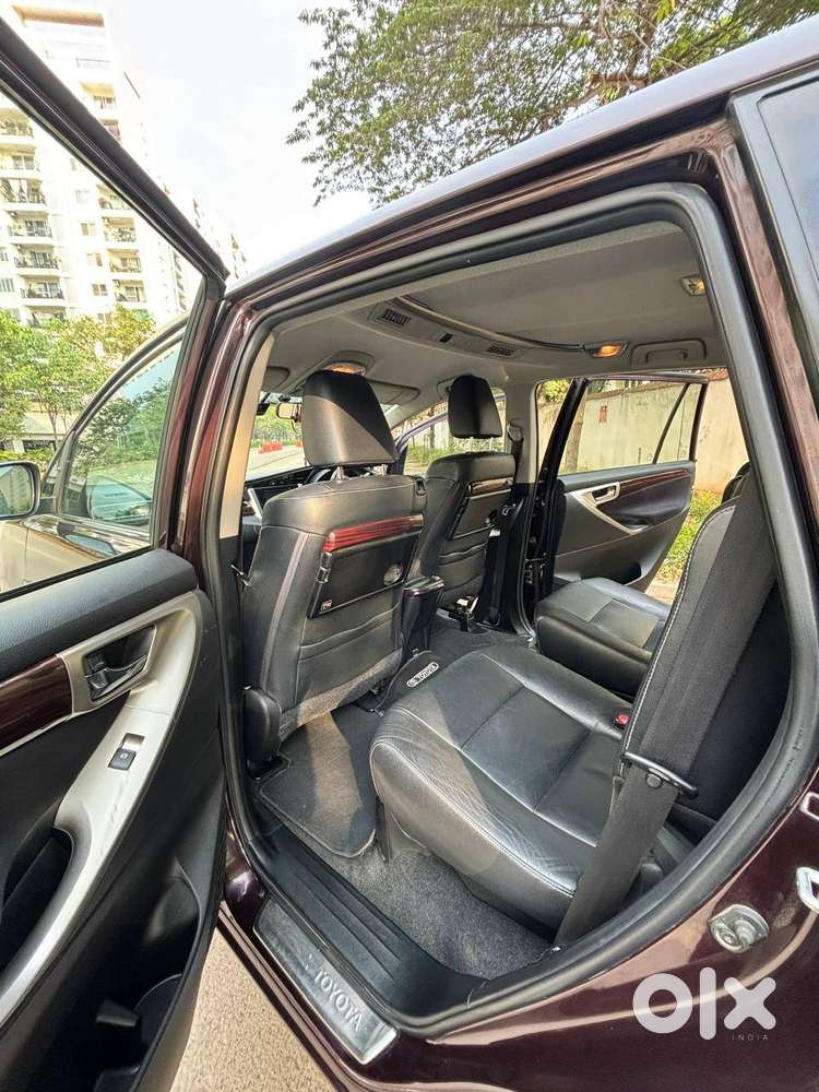 Toyota Innova Crysta 2016 Diesel Well Maintained