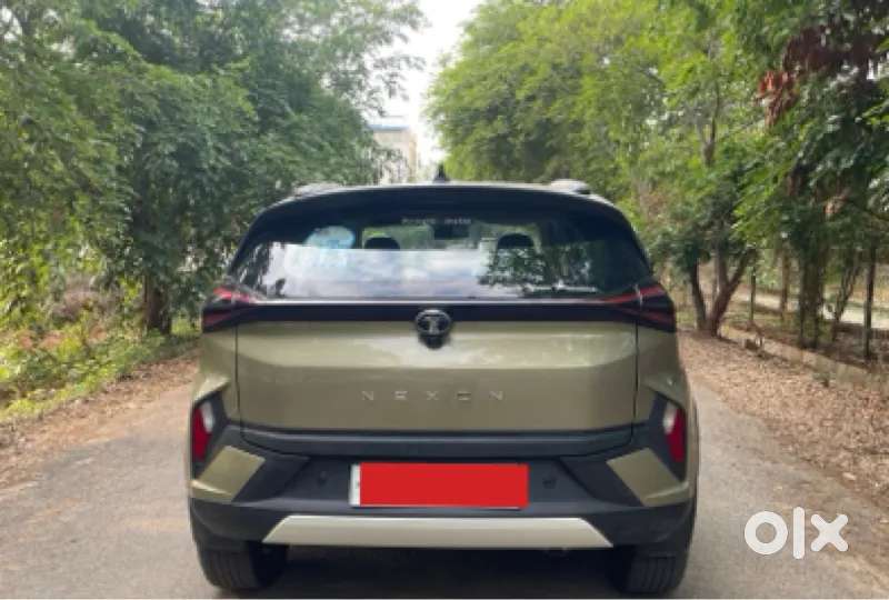 Tata Nexon, 2025, Petrol