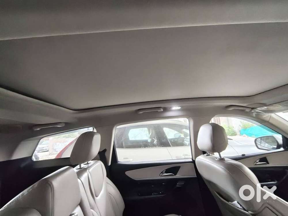 Mahindra Xuv700 2.2 Ax 7 Diesel At Luxury Pack Str Awd, 2022, Diesel