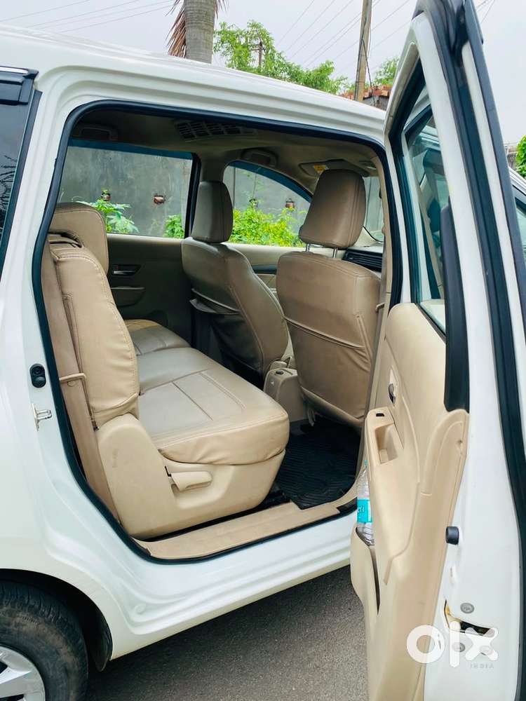 Ertiga Vxi(o)2023 Petrol