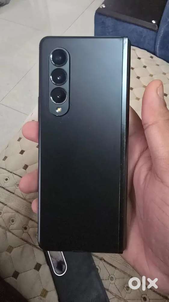 Samsung z fold 3 12gh ram 256 rom with box charger