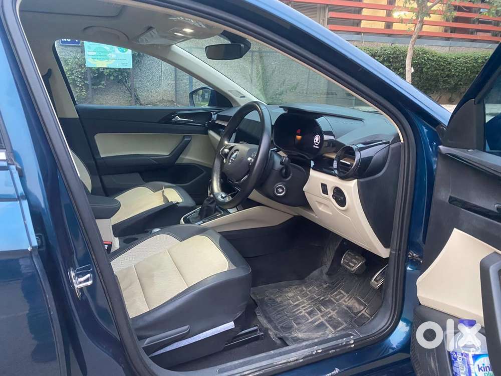 Skoda Slavia Style 1.0l Tsi At, 2023, Petrol