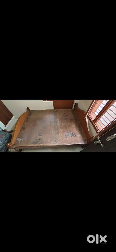 Queen Size wooden Cot