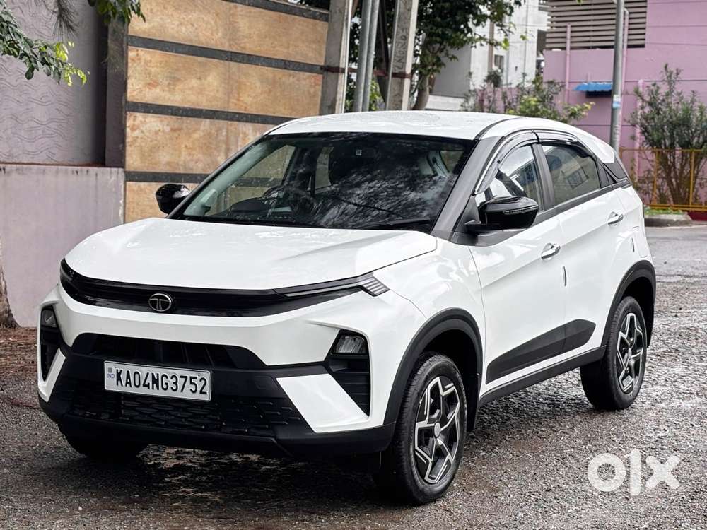 Tata Nexon Smart Plus1.2 Revotron Petrol 5 Mt, 2025, Petrol