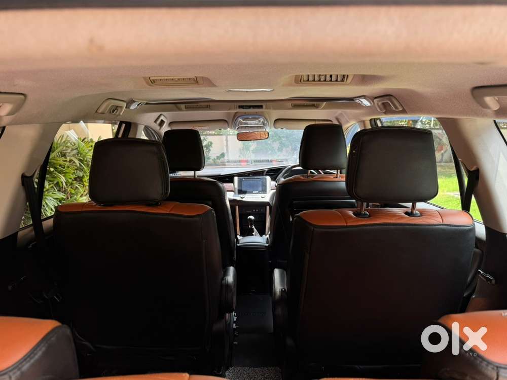 Toyota Innova Crysta 2.4 V 2020