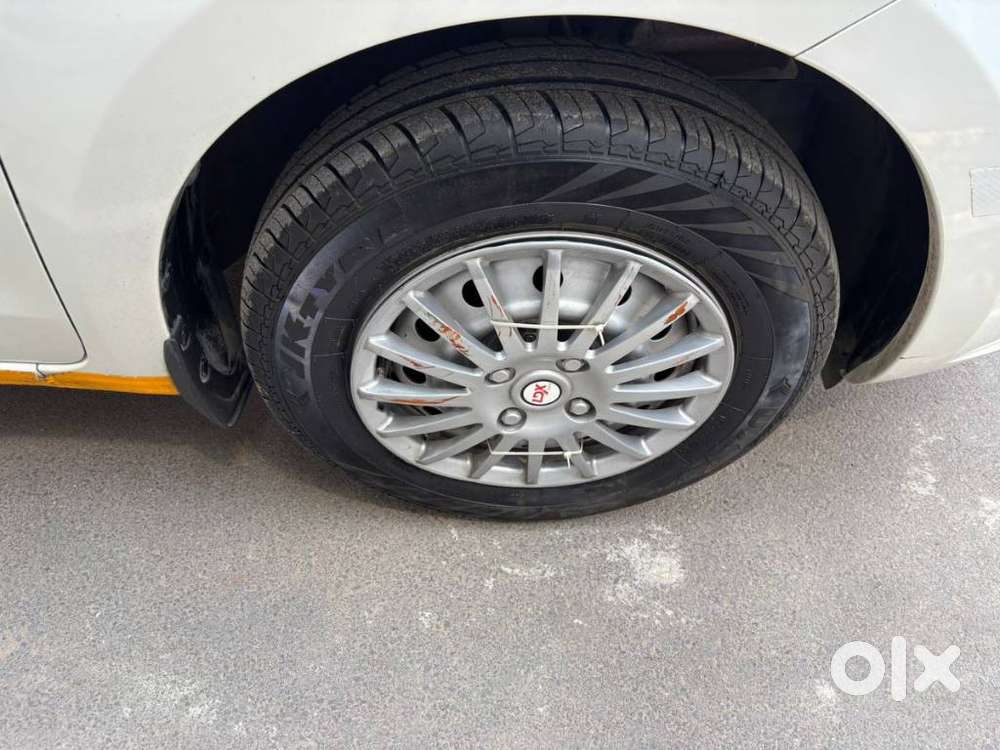 Maruti Suzuki Swift Dzire Vxi Optional, 2025, Petrol