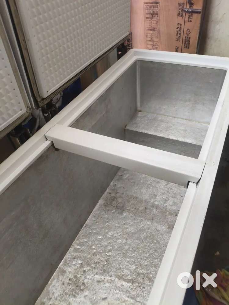 For Sale: 600 LITRE High-Capacity Double Door Chest Freezer