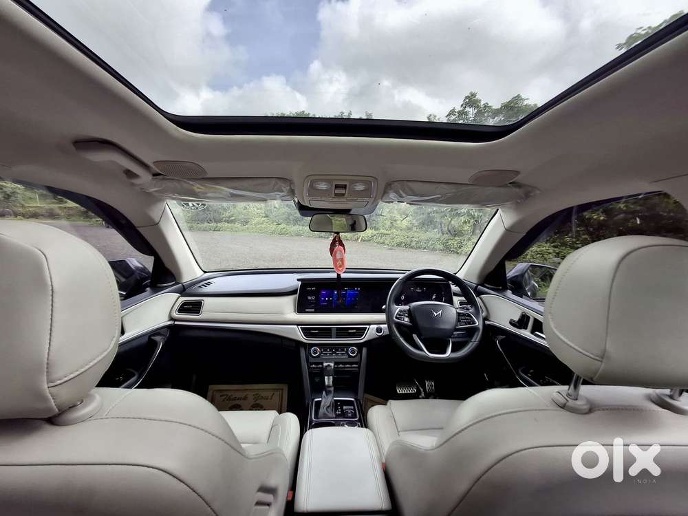 Mahindra Xuv700 2.2 Ax 7 Diesel At Str, 2022, Diesel