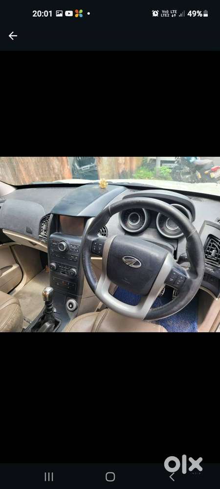 Mahindra Xuv 500 W10