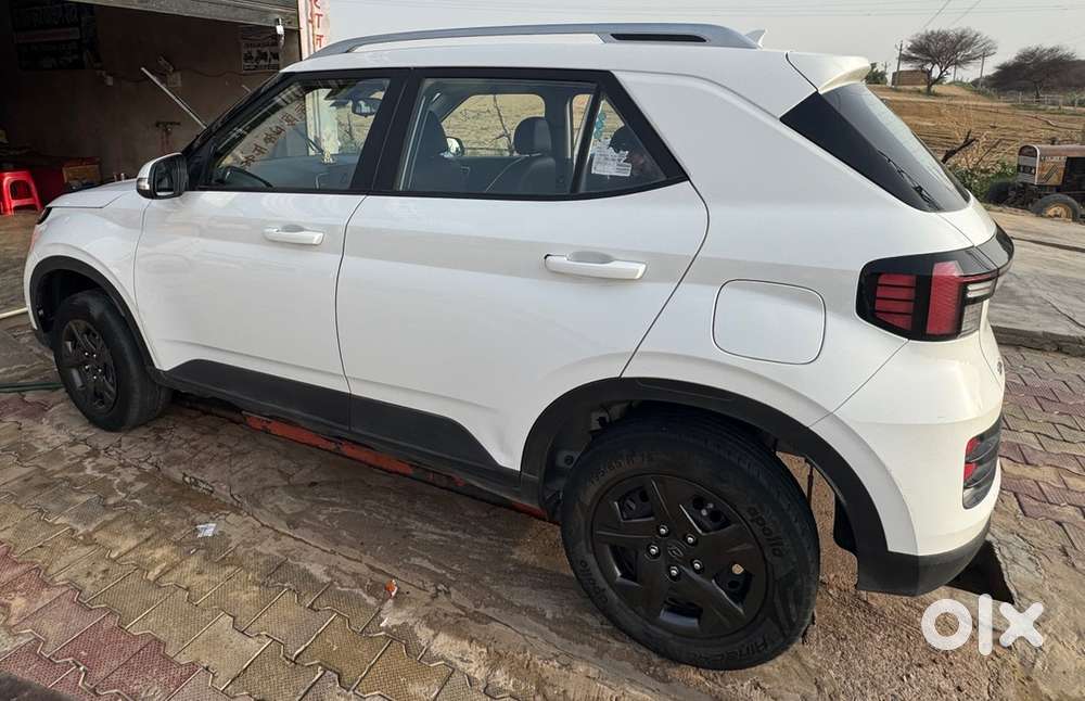 Hyundai Venue Petrol Sx Mt 2025