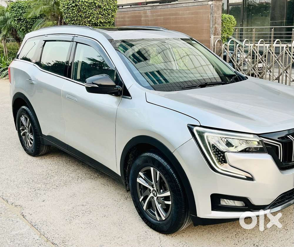 Mahindra Xuv700 2.0 Ax 5 Petrol Mt Str, 2023, Petrol