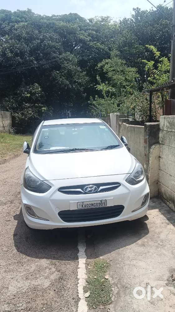 Hyundai Verna 2012