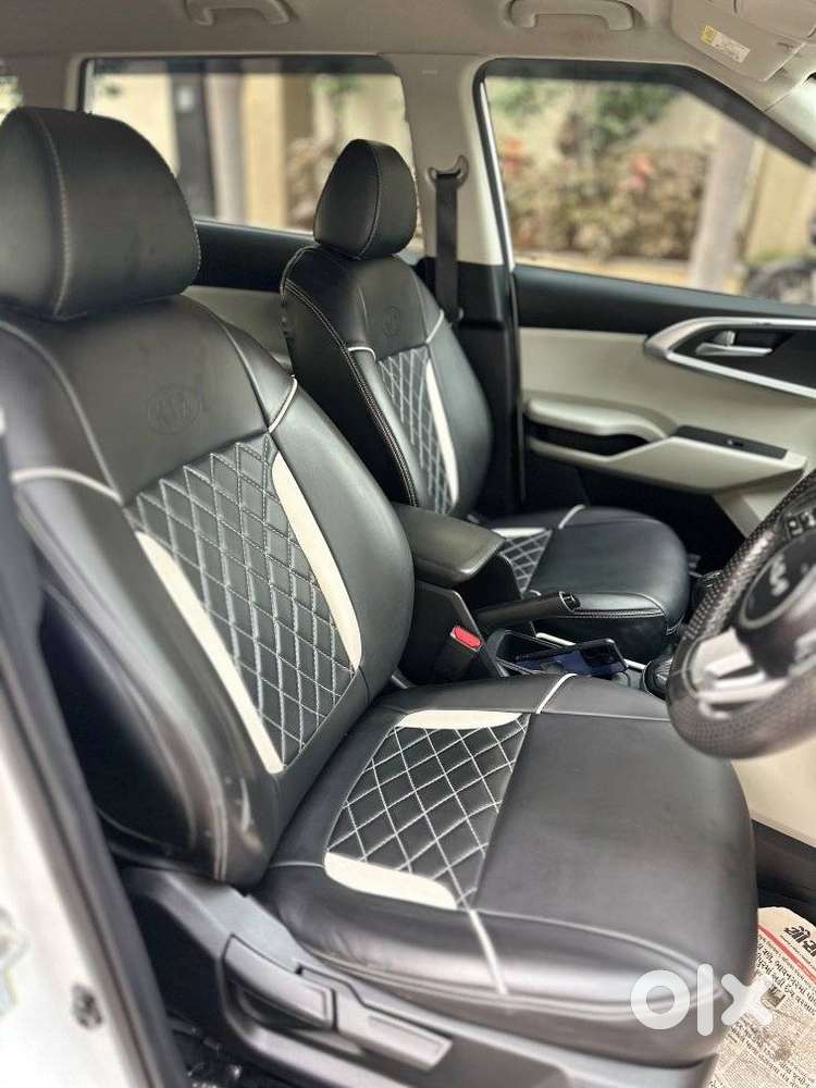 Kia Carens, 2023, Petrol