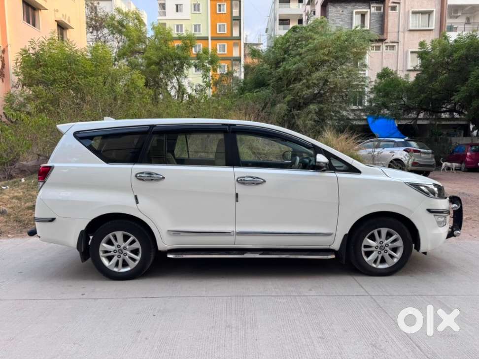 Toyota Innova Crysta 2.8 Gx At 8 Seater, 2018, Diesel