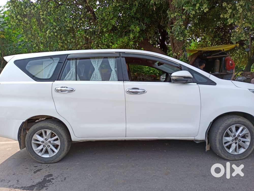 Toyota Innova Crysta 2.4 G Mt, 2017, Diesel