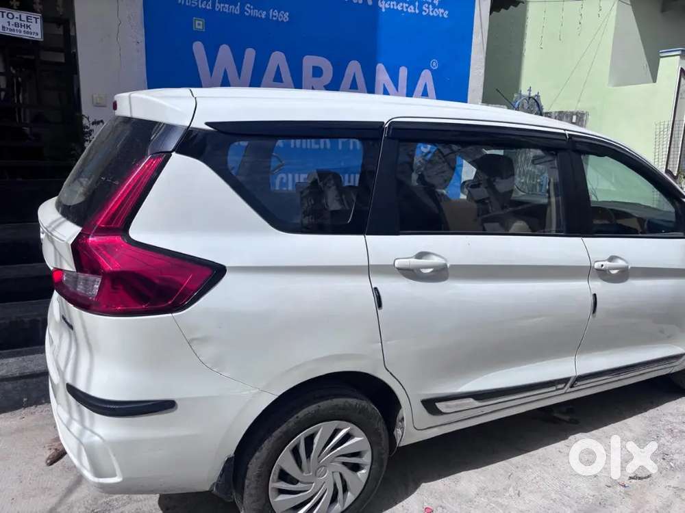 Maruti Ertiga Vxi At 2025