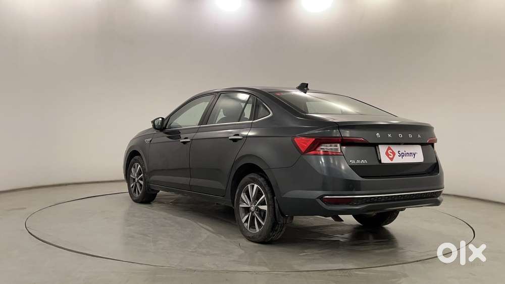Skoda Slavia Style 1.0l Tsi At, 2022, Petrol