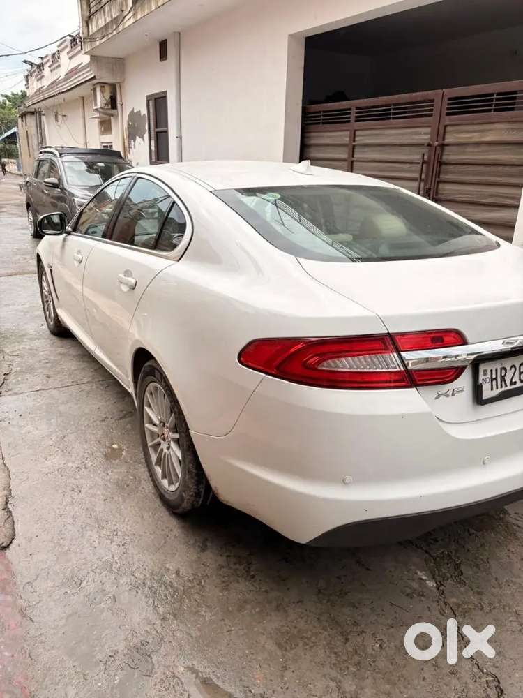 Jaguar Xf 2015 Diesel 65000 Km Driven