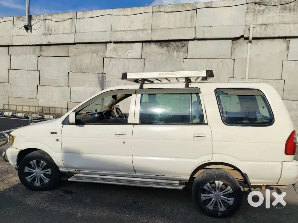Chevrolet Tavera Neo 2012 Diesel 251000 Km Driven