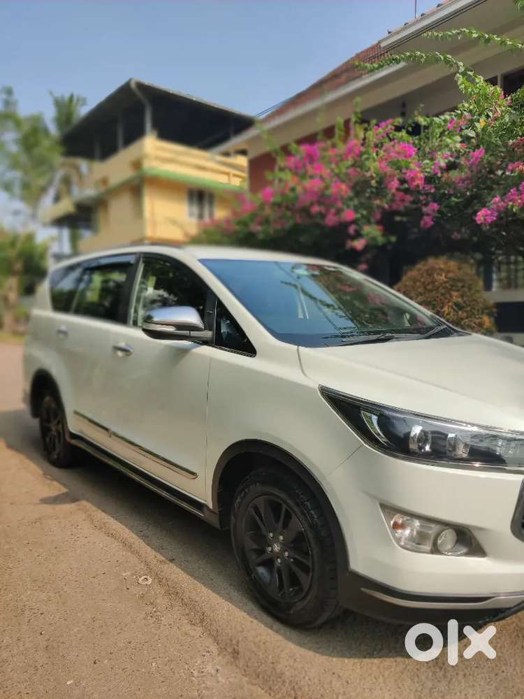 Toyota Innova Crysta 2.8 2017