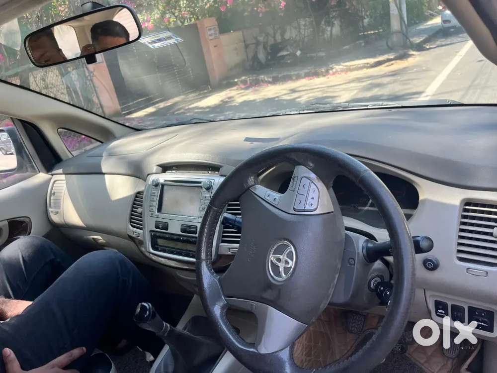 Innova 2.5 V