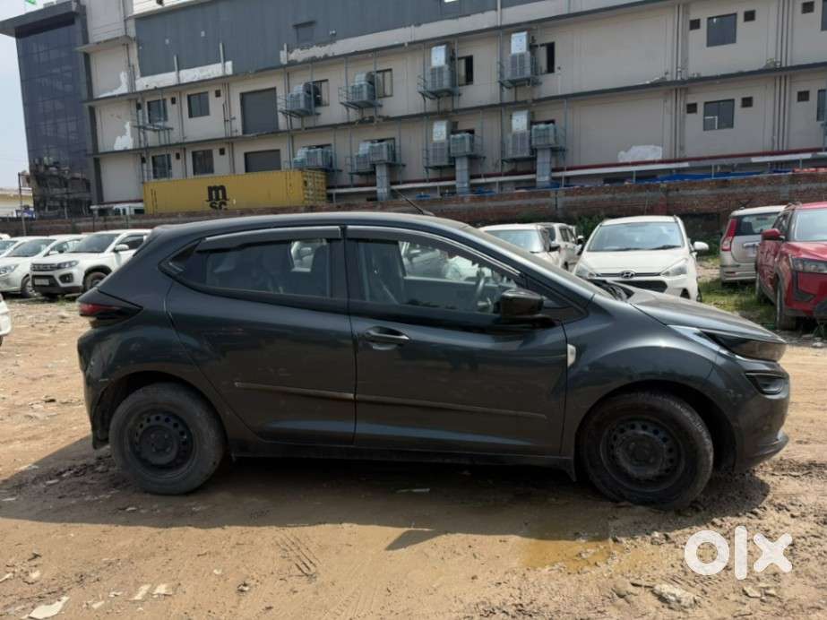 Tata Altroz, 2020, Petrol