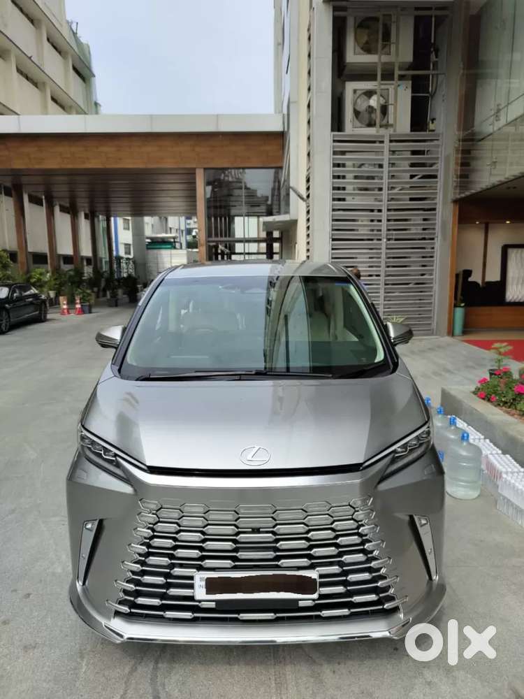 Lexus Lm, 2025, Petrol
