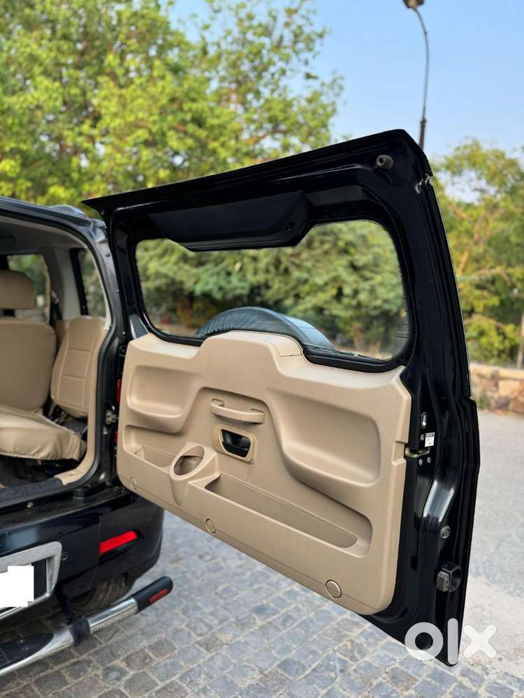 Mahindra Tuv 300 Mhawk100 T8 Dual Tone, 2017, Diesel