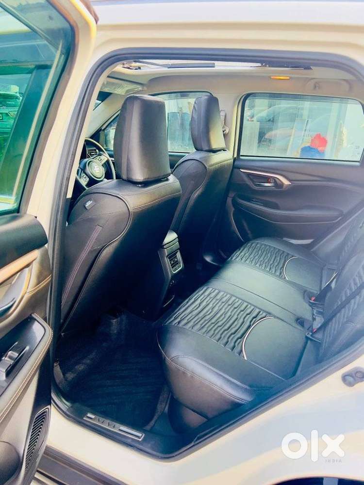 Maruti Suzuki Grand Vitara 1.5 Zeta Plus Intelligent Hybrid Ecvt, 20..