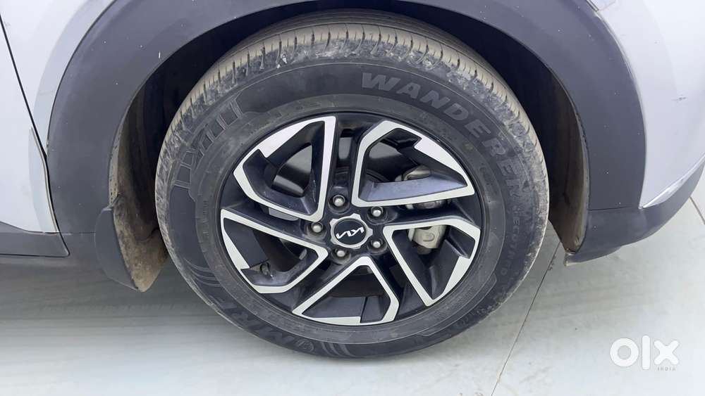 Kia Carens 1.5 Luxury Plus Turbo Dct 7 Str, 2023, Petrol