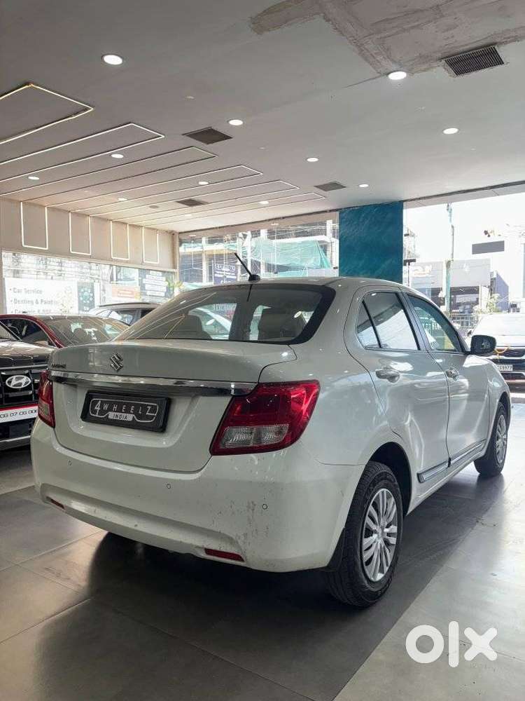 Maruti Suzuki Dzire 1.2 Vxi, 2023, Petrol