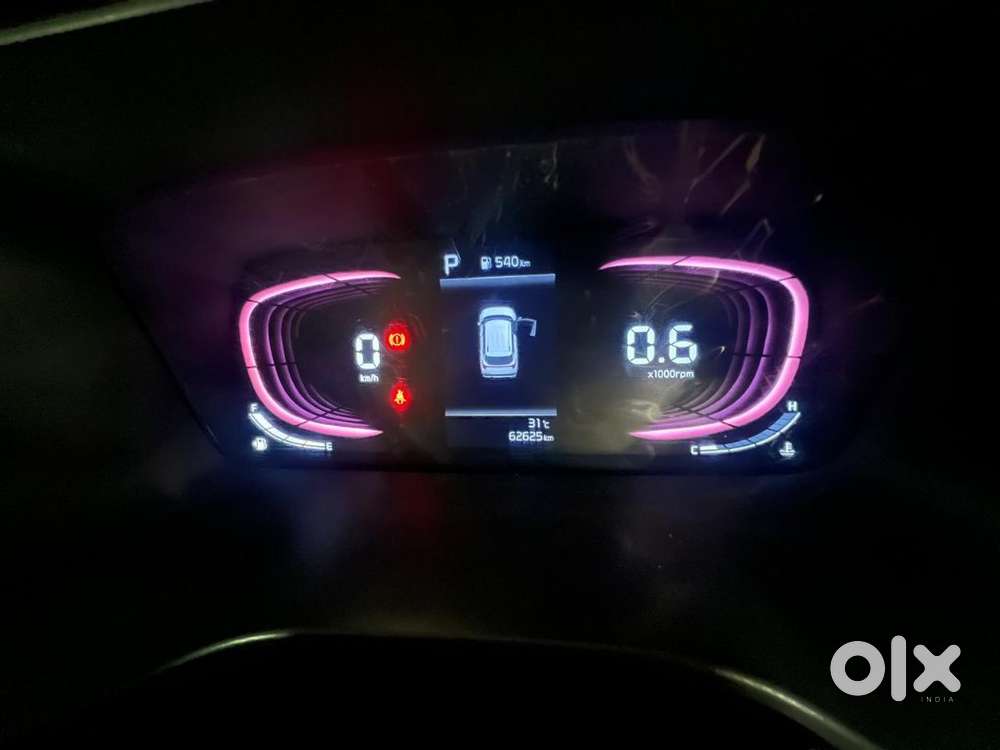 Kia Carens, 2022, Petrol