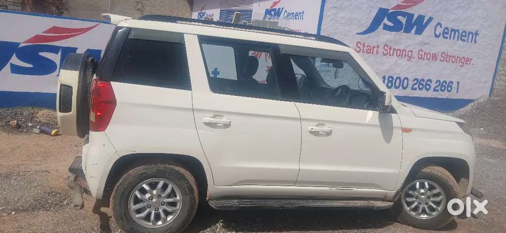 Mahindra Tuv 300 2017 Diesel 90300 Km Driven