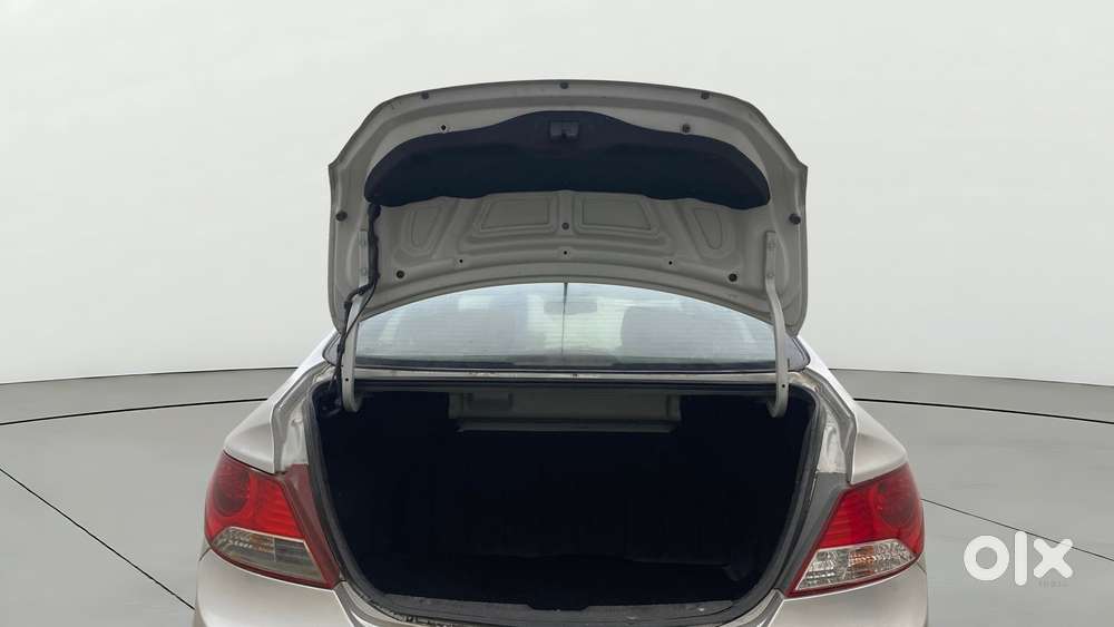 Hyundai Verna Fluidic 1.6 Vtvt Sx, 2013, Petrol