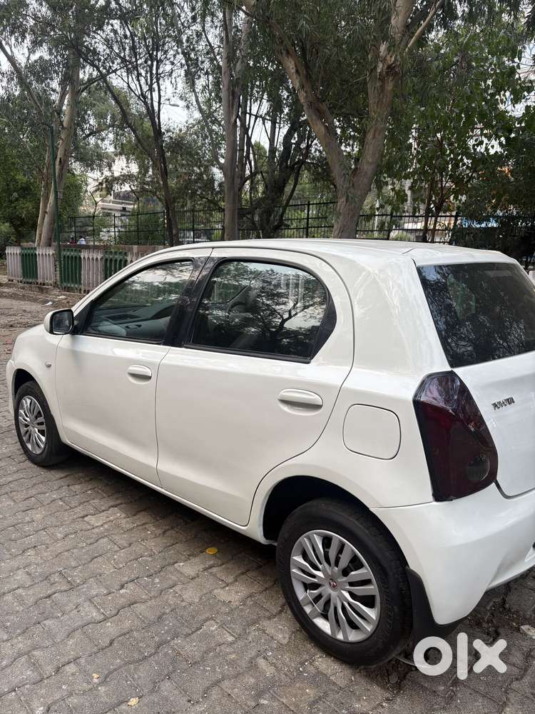 Toyota Etios Liva G, 2012, Petrol