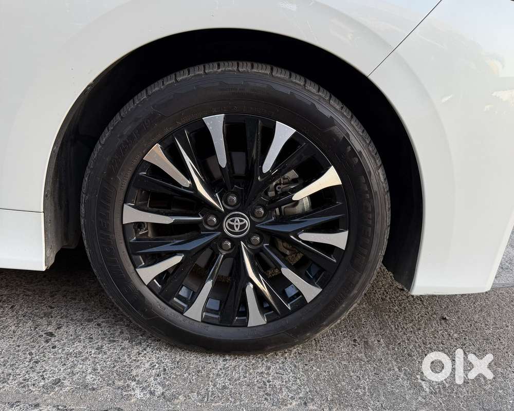 Toyota Vellfire Vip – Executive Lounge, 2024, Petrol