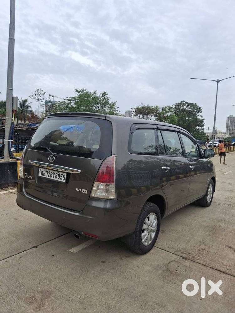 Toyota Innova 2.5 V Diesel 7-seater, 2010, Diesel