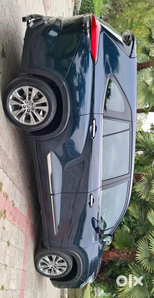 Toyota Innova Hycross 2.0 Zx Hybrid 7 Str, 2024, Petrol